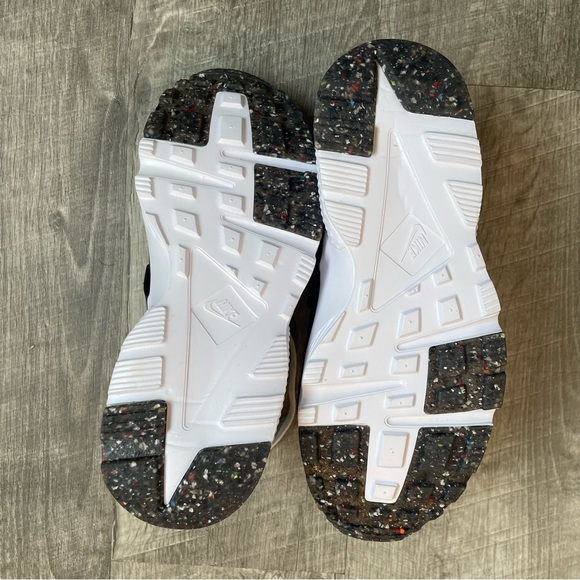 Nike Huarache Run GS- new with box - Picture 3 of 4